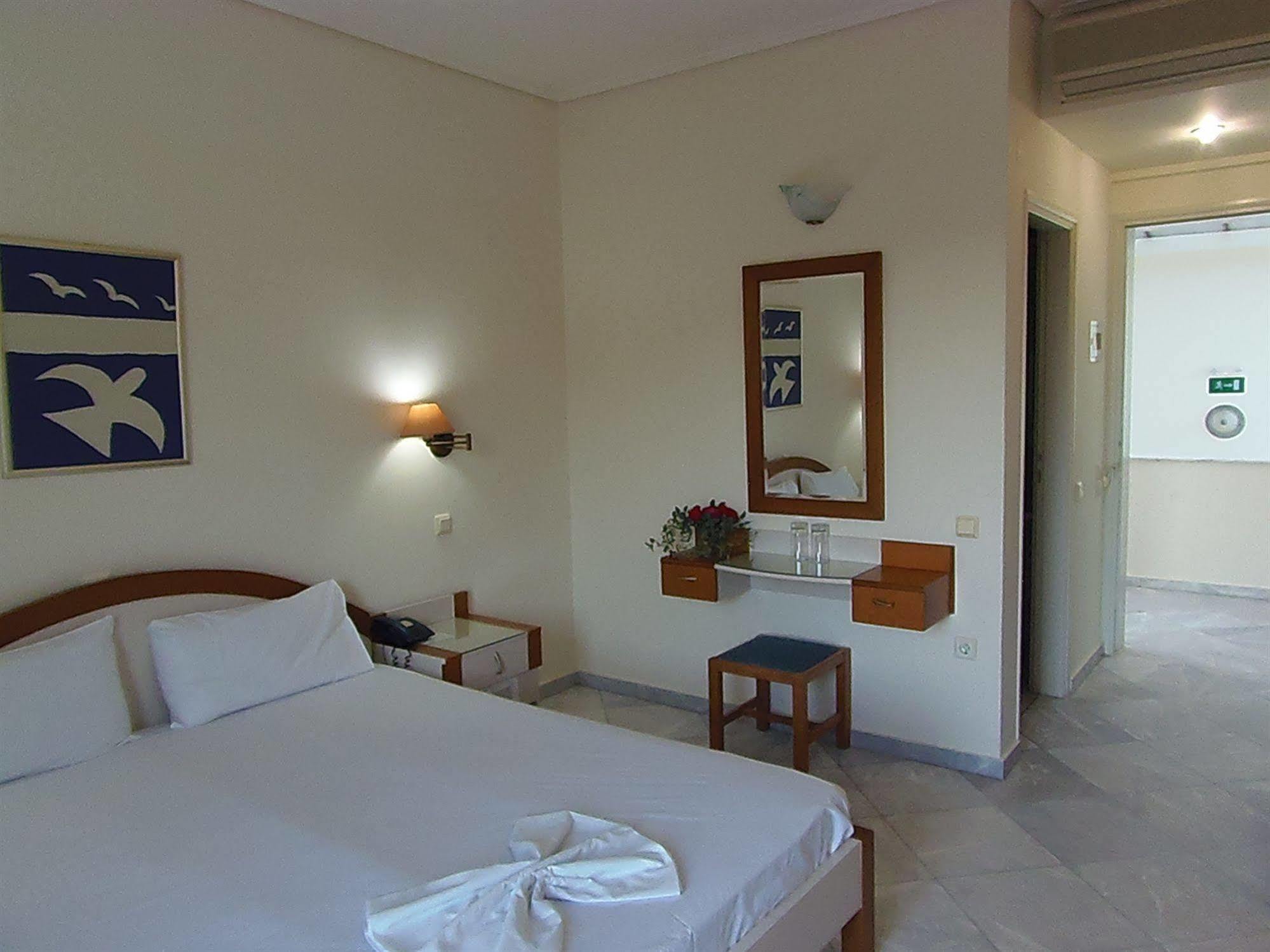 Atlantica Yakinthos Hotel Като Дарацо Екстериор снимка